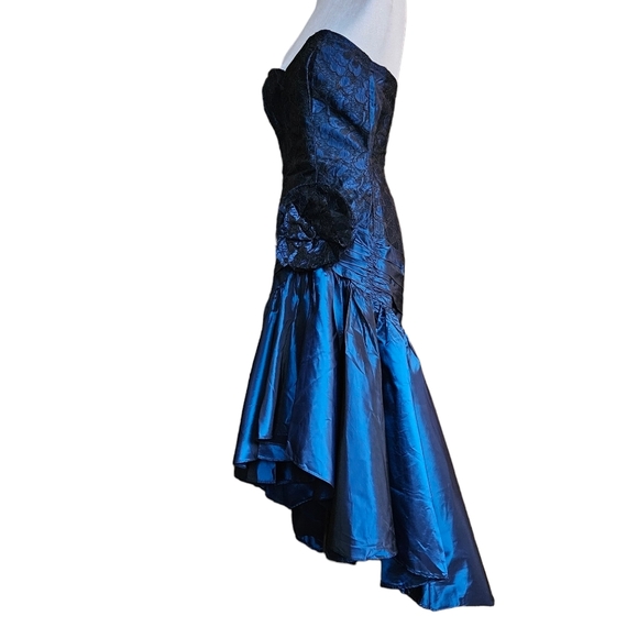 Vintage ILGWU cobalt blue strapless evening gown dress asymmetrical black lace 6 - Picture 6 of 17